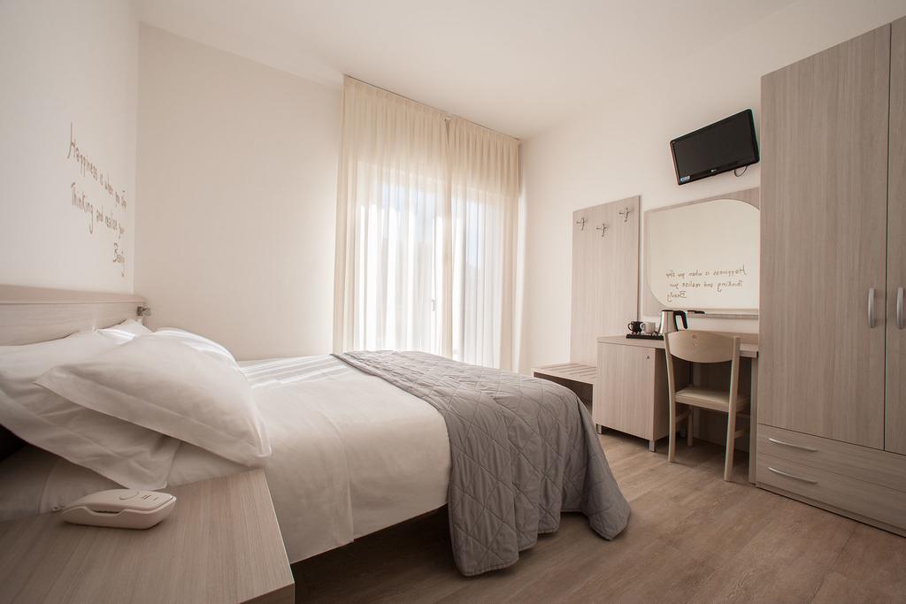 Hotel Anny Лидо-ди-Езоло Экстерьер фото