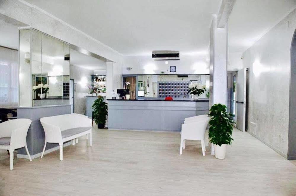 Hotel Anny Лидо-ди-Езоло Экстерьер фото