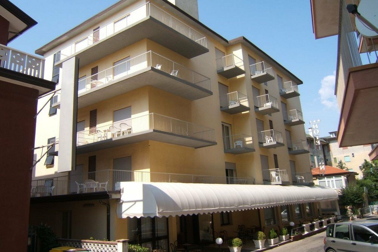 Hotel Anny Лидо-ди-Езоло Экстерьер фото